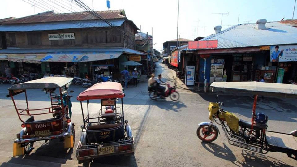 เที่ยวตลาดเก่าร้อยปีชุมแสงด้วยตั๋วรถไปเชียงราย